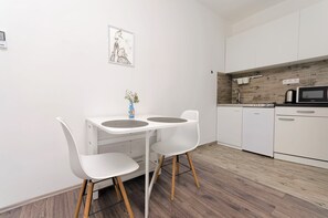 Studio (A2) | Restauranger