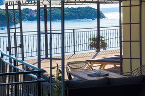 Apartment (A1) | Water view - Apartments Hari (Rab)