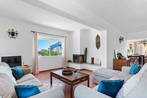 TV - Villa Venus - Plusholidays (Calpe)