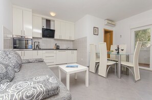 Apartemen (A2) | Ruang keluarga