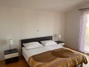 Apartment (A1) | Free cribs/infant beds, free WiFi - Apartment Milat (Seget)