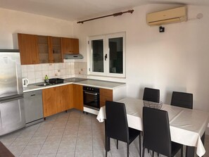 Apartment (A1) | Private kitchen - Apartment Milat (Seget)