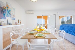 Dining - Villa Pastor - Plusholidays (Calpe)