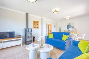 TV - Villa Pastor - Plusholidays (Calpe)
