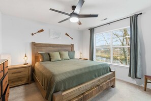 Condo, nhiều giường, ban công (Modern Fishing Lodge) | 2 phòng ngủ, trang trí khác biệt 