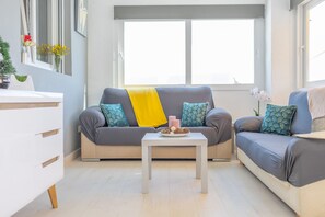 TV - Villa Manolet - plusholidays (Calpe)