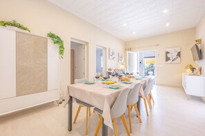 Dining - Villa Manolet - plusholidays (Calpe)