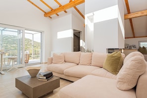 Apartment (A1) | Living room | Netflix - Apartments Villa Radelj B&B (Tisno)