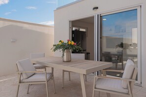 Terrace/patio - Apartments Villa Radelj B&B (Tisno)