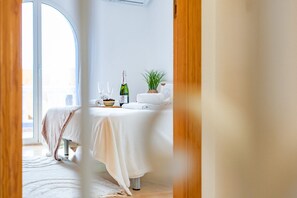 2 habitaciones, tabla de planchar con plancha y wifi gratis 