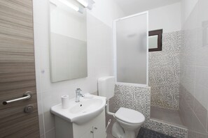 Apartment (A3) | Bathroom | Shower, towels, soap, toilet paper - Apartments Adriana (Novi Vinodolski)