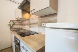 Fridge, oven, stovetop, espresso maker - Apartments Adriana (Novi Vinodolski)