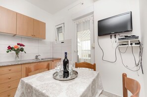 Apartment (A1) | Private kitchen - Apartments Pejo (Vodice)