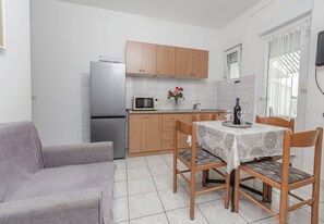 Apartment (A1) | Living room - Apartments Pejo (Vodice)