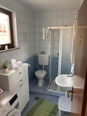 Apartment (A1) | Bathroom - Apartment Neti (Rovinj)