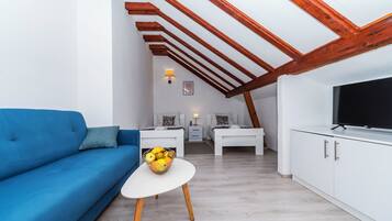 Kamar (S201) | Brankas, ruang kerja ramah laptop, dan Wi-Fi gratis