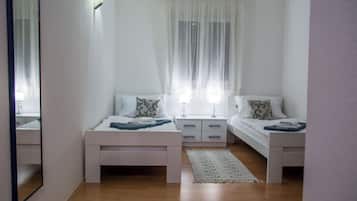 Kamar (S205) | Brankas, ruang kerja ramah laptop, dan Wi-Fi gratis