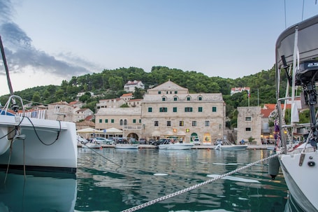 Marina. Rooms Blanc