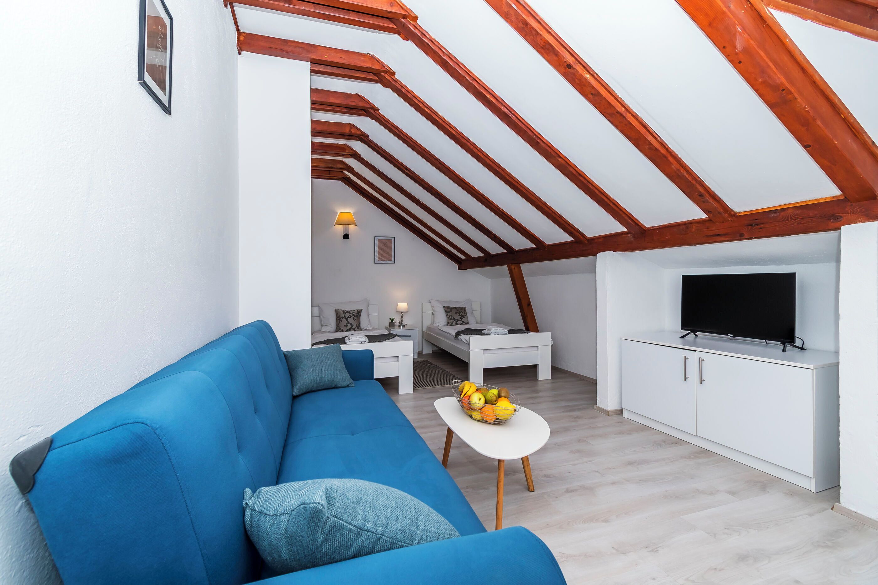 Quarto (S201) | Cofres nos quartos, espaço de trabalho para notebook, Wi-Fi de cortesia