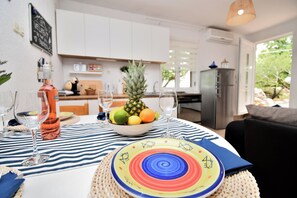 House | Dining - House Velebit by the sea (Senj)