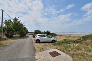 Free self parking - House Velebit by the sea (Senj)