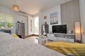 House | Living room - House Velebit by the sea (Senj)