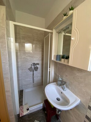 Room (S1) | Bathroom - Room Nora (Rovinj)