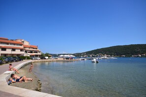 Beach - Apartments Poldan (Rab)