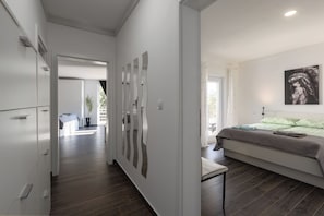 Villa | Pasillo