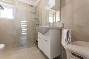 Apartemen (A1) | Kamar mandi