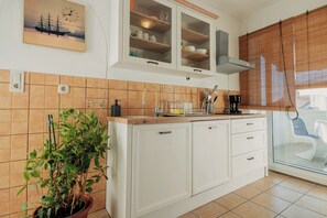 Apartment (A2) | Private kitchen - Apartments Kamenar (Dobrinj)