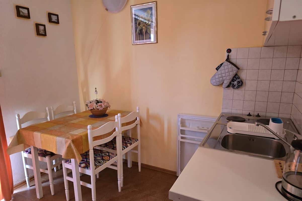 Apartment (A6) | Private kitchen