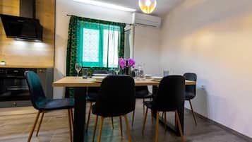 Apartment (A1) | Dining