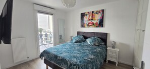 2 chambres, fer et planche à repasser, Wi-Fi, draps fournis