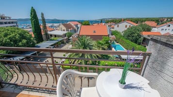 Studio (A4) | Outdoor dining