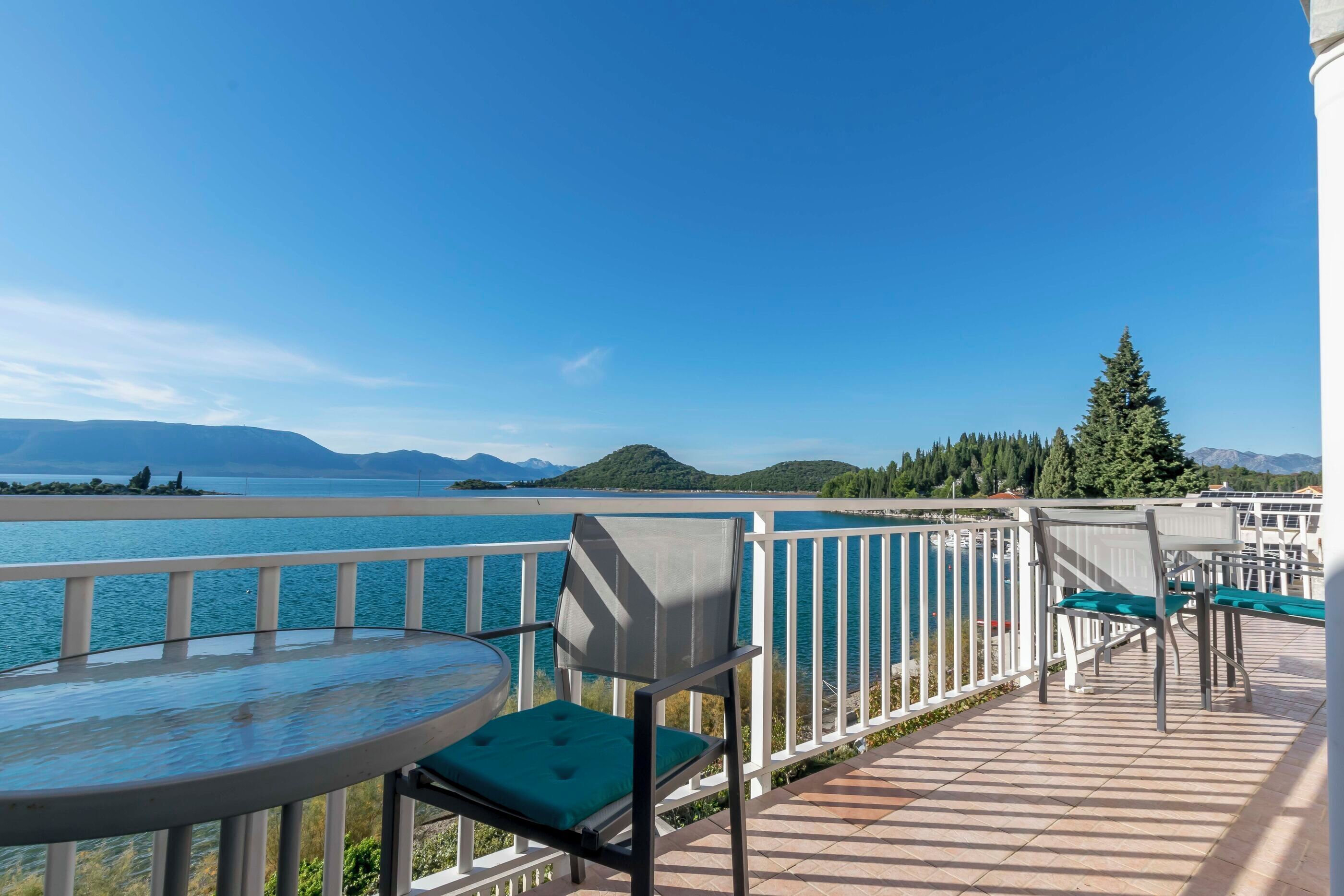 Apartment (A5) | Balkon