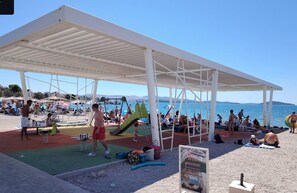 Beach - Apartment Kokic (Sibenik)