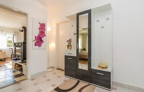 House | Interior entrance - House Bonaca (Zemunik Donji)