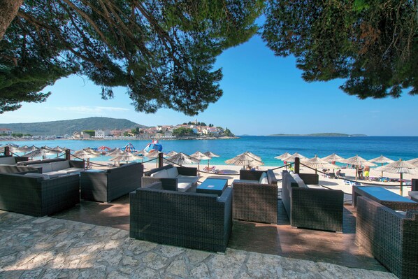 Beach - Apartments Pajo Plus (Primosten)