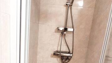 Apartment (A2) | Bathroom | Towels