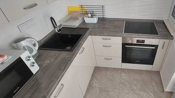 Apartment (A2) | Private kitchen
