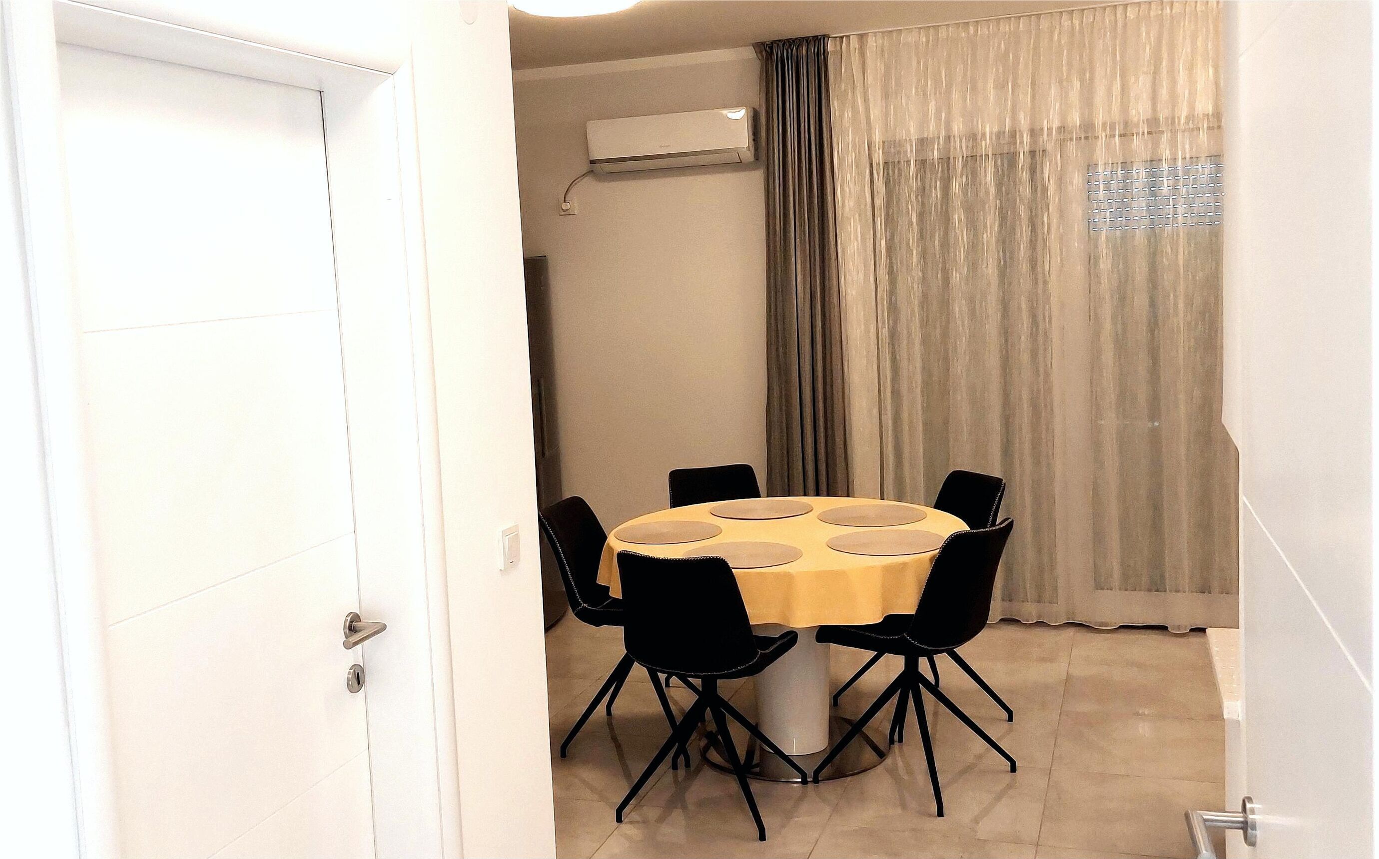 Apartment (A1) | Dining