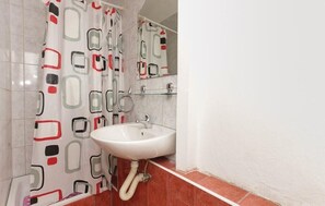 Apartment (A1) | Bathroom - Apartment Protrka (Omis)
