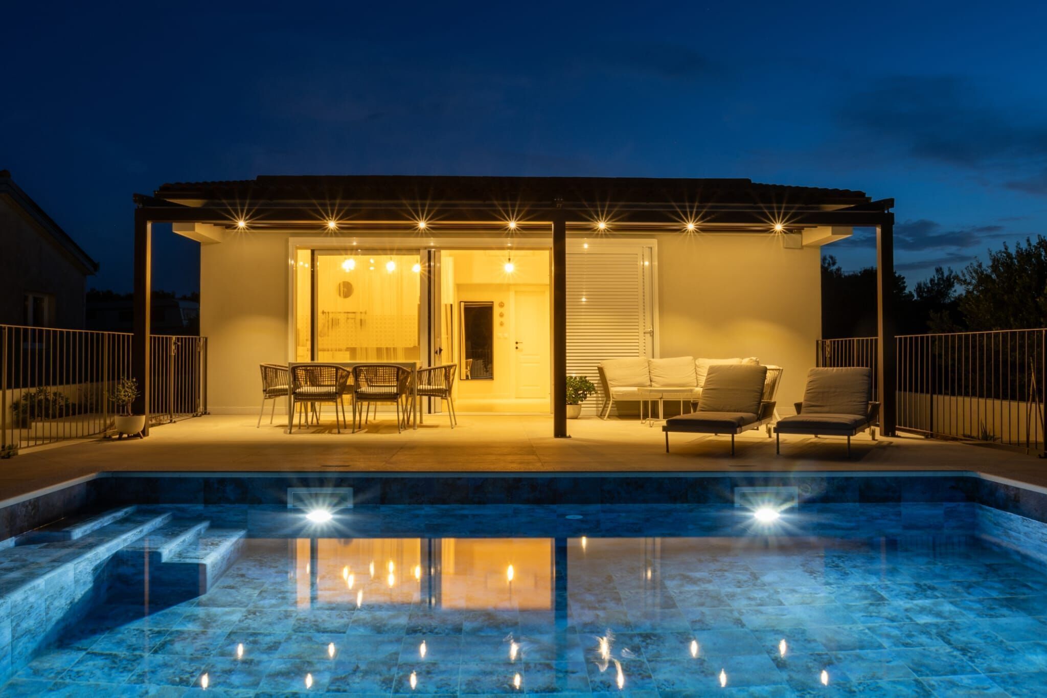 Indoor pool, outdoor pool