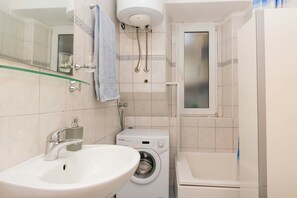 House | Bathroom | Towels - House Frane (Supetar)