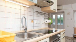 Ferienhaus | Eigene Küche | Kühlschrank, Ofen, Herdplatte, Geschirrspüler