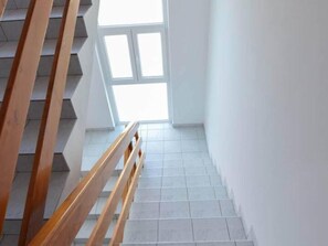 Apartemen (A1) | Lorong