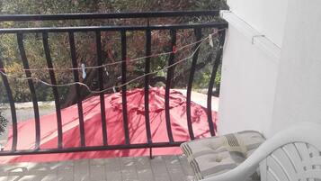 Zimmer (S2) | Balkon
