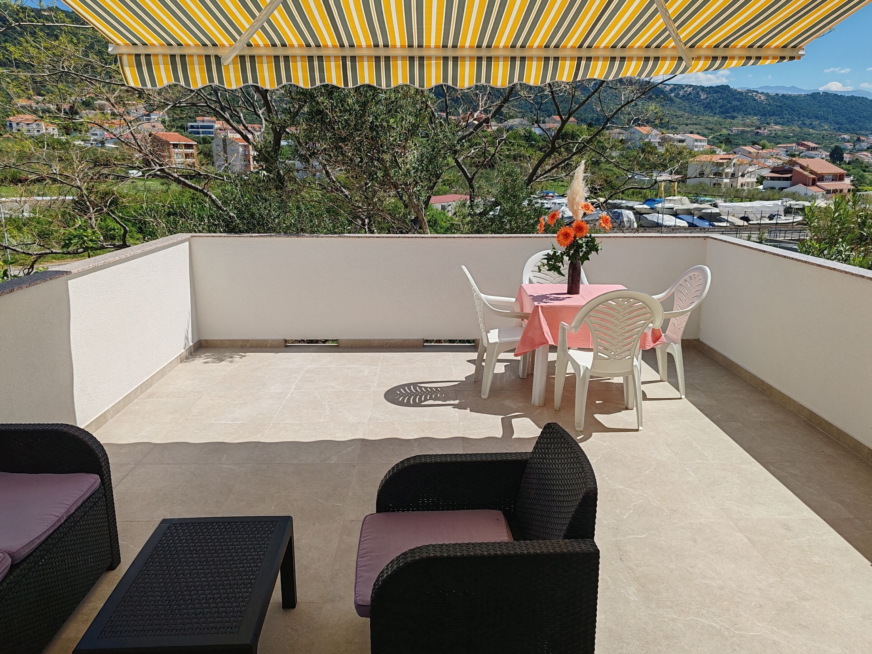 Apartment (A3) | Balkon