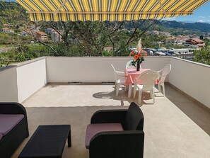 Apartment (A3) | Balkon